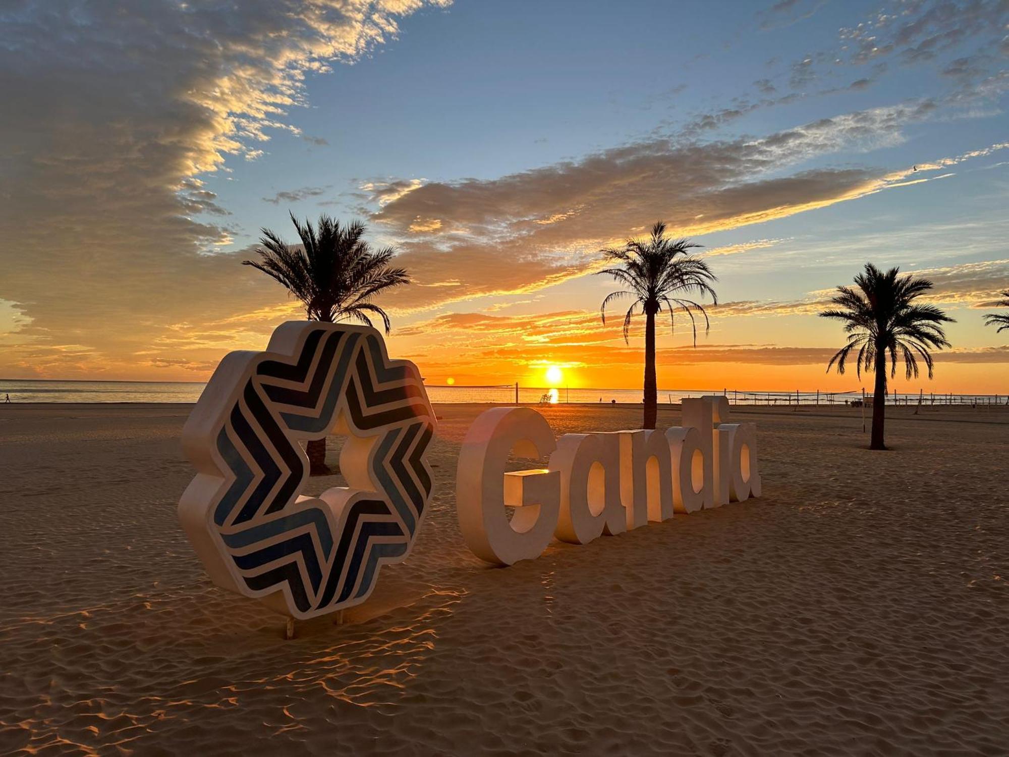 Apartamento Elizabeth Gandia Bagian luar foto